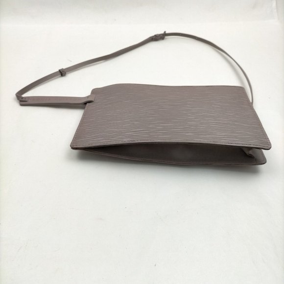 Louis Vuitton PEPPER EPI ROCHELLE BELT BAG - Picture 10 of 17